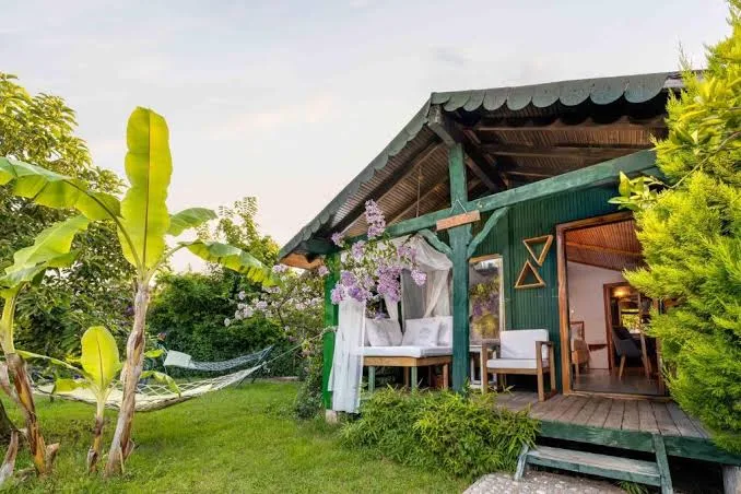 Etenna Bungalow Hotel